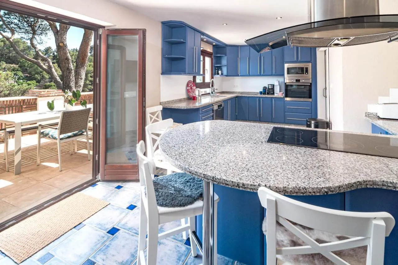 Exclusive 6 Bedroom Modern Chic Villa With A Private Pool And Amazing Ocean View Benahavis